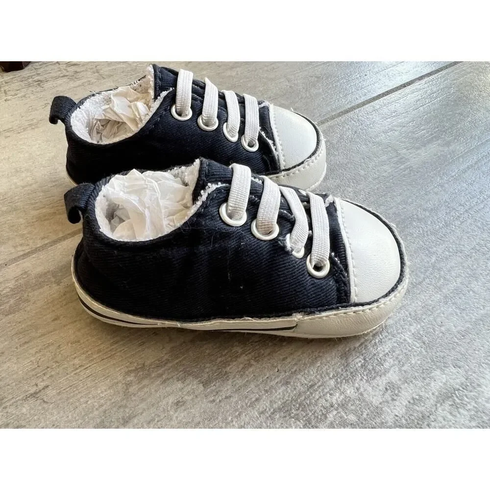 OLD NAVY Baby Boy Navy Soft Sole Crib Shoes Sneakers NEW Size 3 6-12m Slip on
